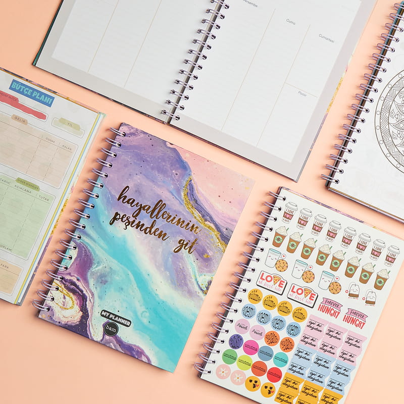 Hayallerinin Peşinden Git Tasarımlı Konuşan Ajanda