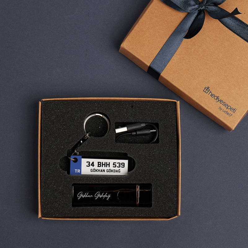 İsme Özel Plaka Tasarımlı Anahtarlık ve Çakmak Hediye Seti