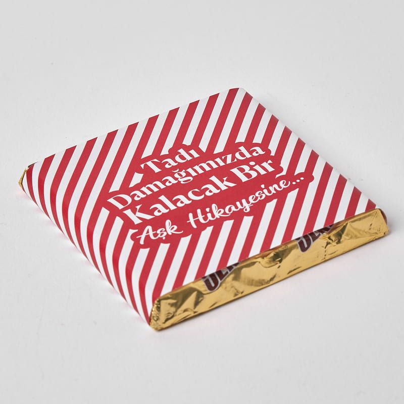 Kalbimin En Güzel Yerine 100 Dilde Aşk Kolyeli Hediye Kutusu