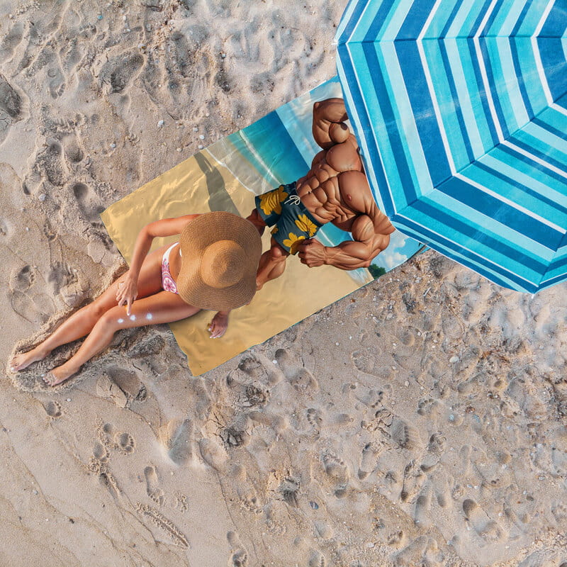 Kişiye Özel Kaslı Erkek Karikatürlü Plaj Havlusu