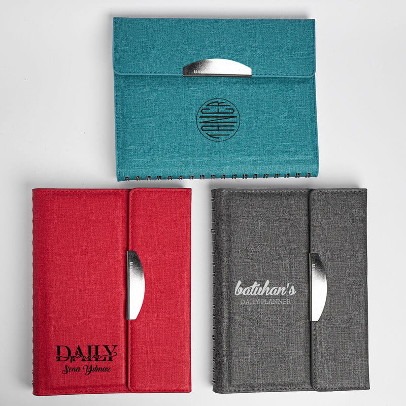 Kişiye Özel Mıknatıs Kapaklı 2026 Günlük Planlayıcı Ajanda