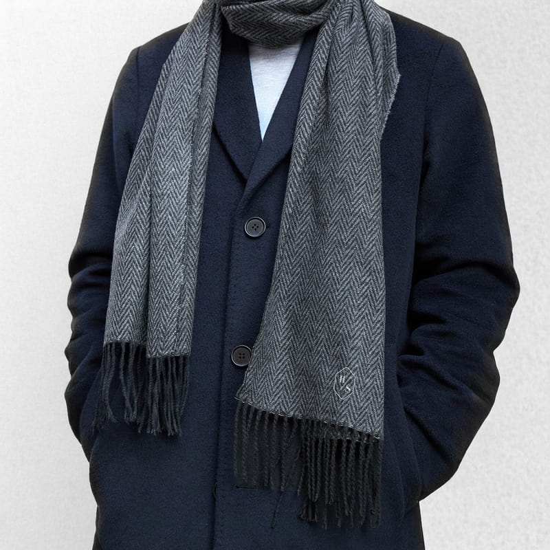 Monogram Tasarımlı Nakış İşlemeli Atkı