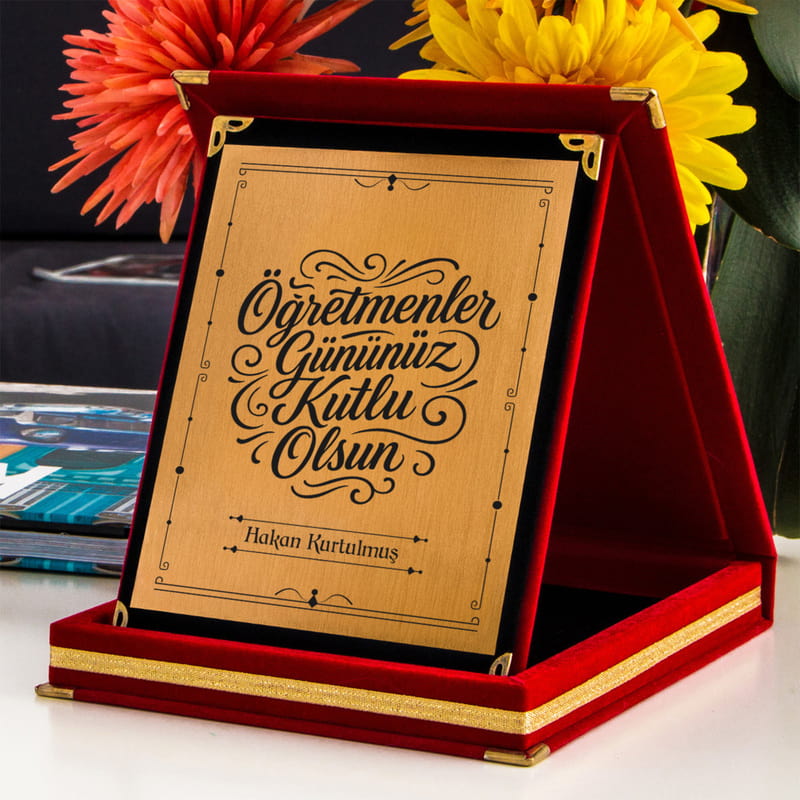 Öğretmenler Gününüz Kutlu Olsun İsimli Plaket