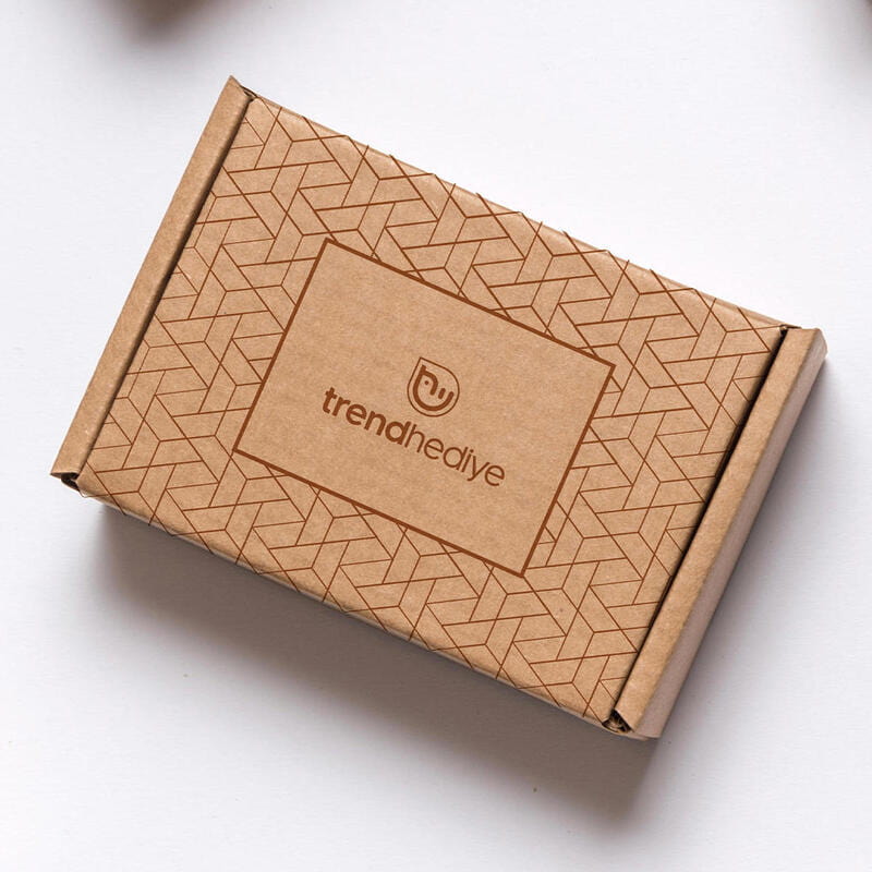 Özel Tasarım Fular Ahşap Defter Tükenmez Kalem Fincan ve Altlığı Hediye Kutusu