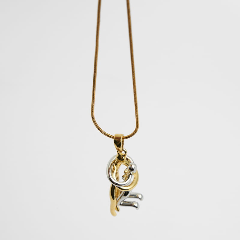 Sarılan Çiftler Tasarımlı Kolye