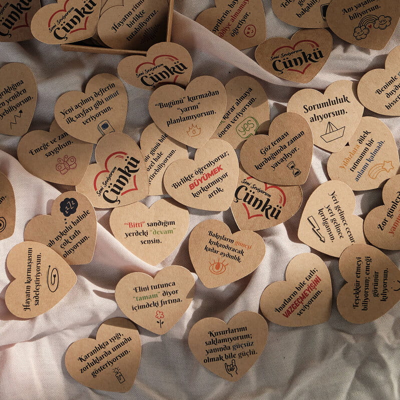 Seni seviyorum Çünkü 100 Sebep Sevgi Kartları