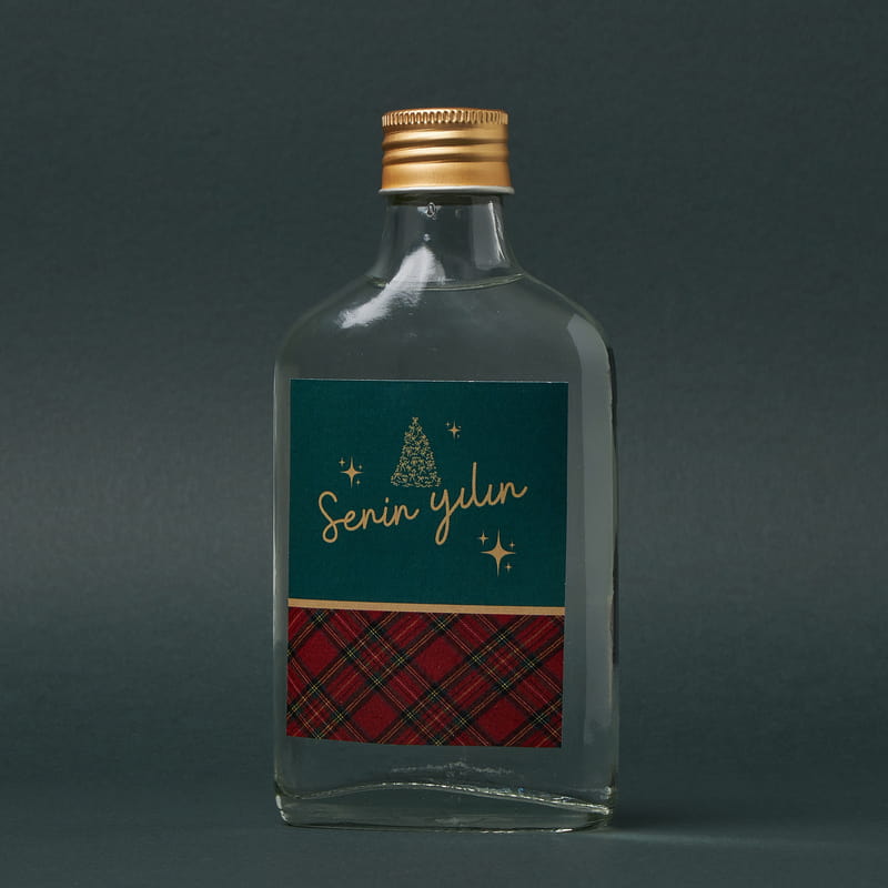 Senin Yılın Erkek Yılbaşı Hediye Kutusu - İsimli Termos Bardak Hediyeli