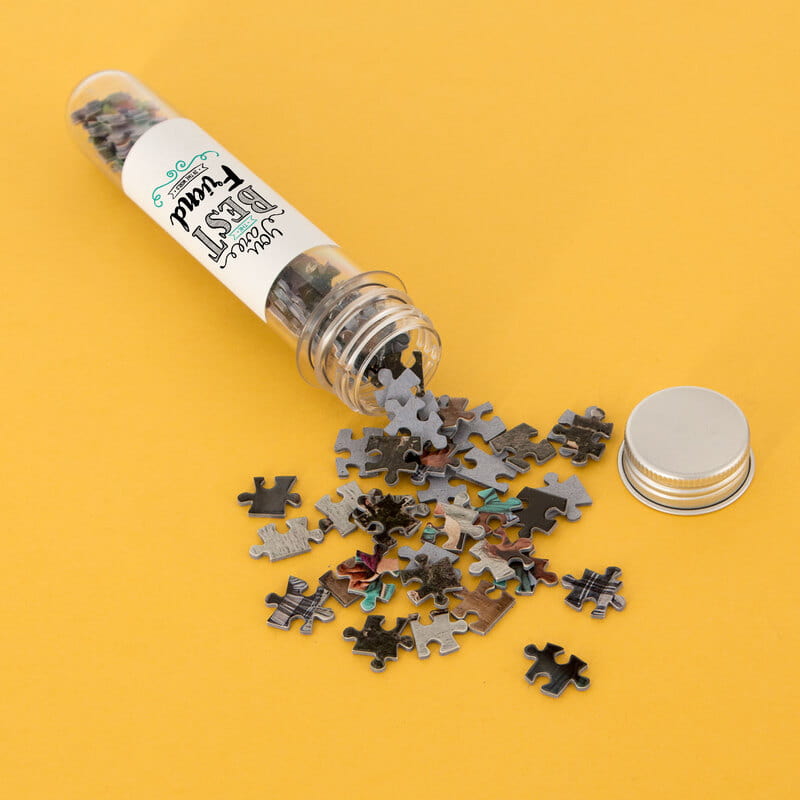 Sıkı Dostlara Hediyelik İsim Yazılı Kapsül Şişeli Mini Puzzle