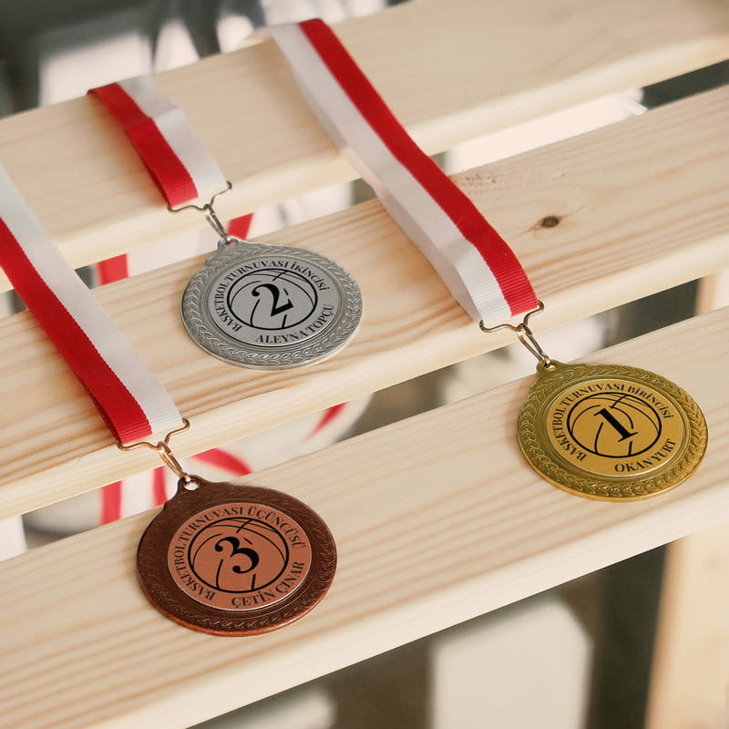 Turnuva Şampiyonlarına Altın Gümüş Bronz 3'lü Madalya