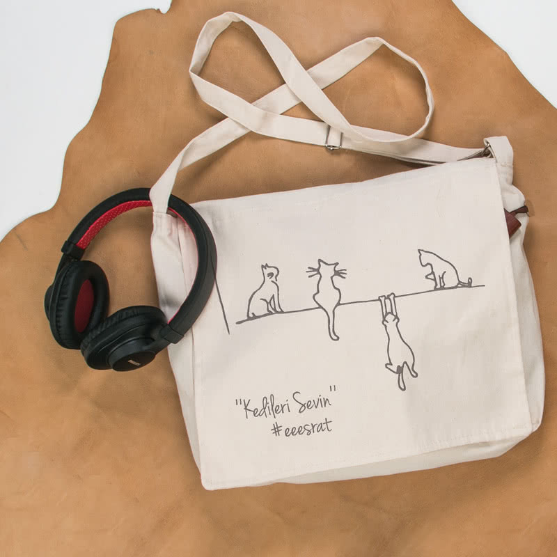 Eğlenceli Kedi Tasarımlı Postacı Çantası