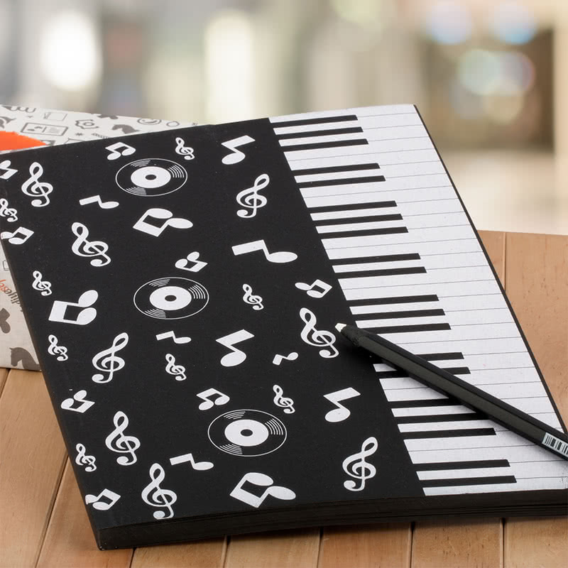 Müzik Tutkunlarına Piyano Desenli Siyah Defter ve Beyaz Kalem Seti