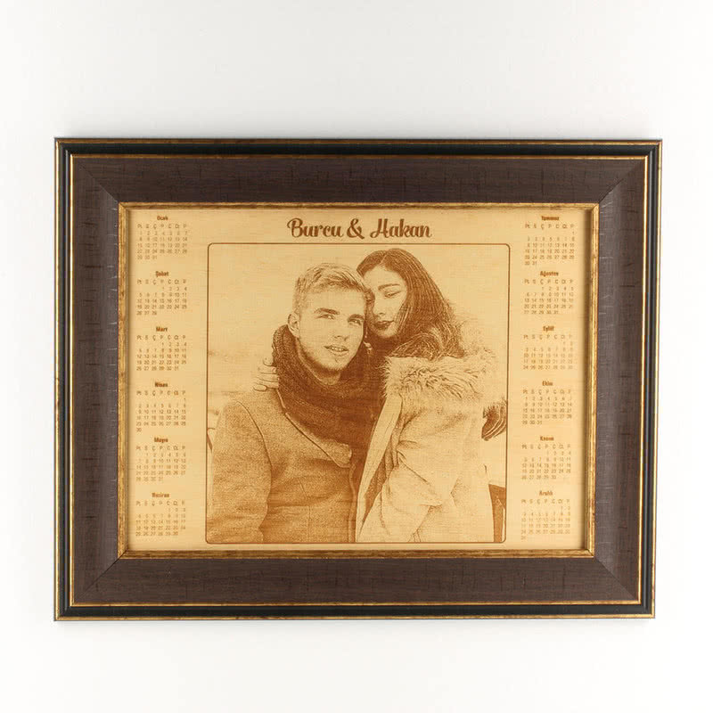 Yeni Yıl Hediyesi Takvimli Çerçeveli Ahşapfoto