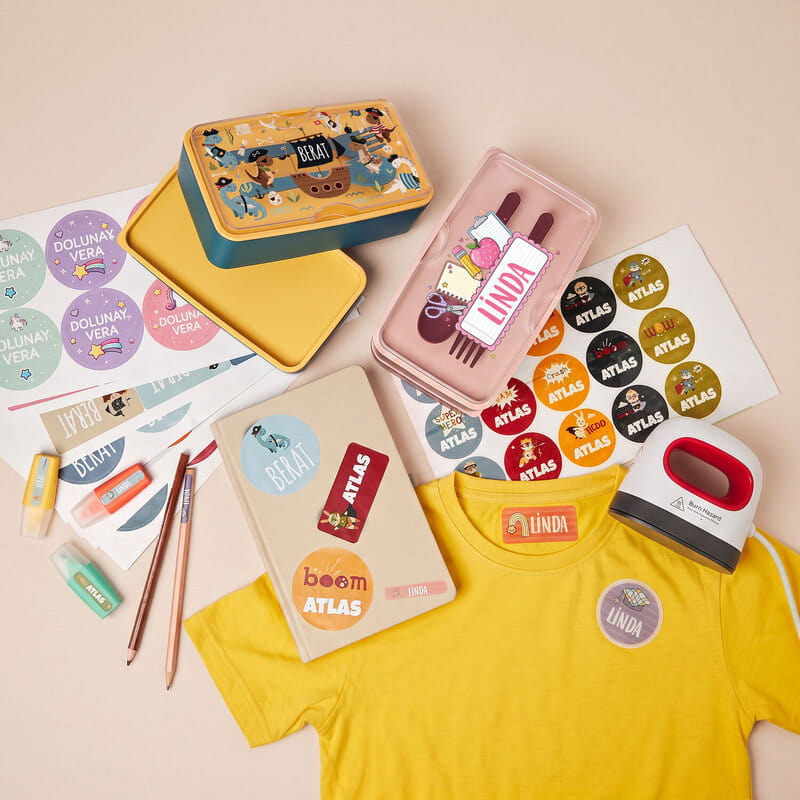 İlkokul Özel İsimli Beslenme Kabı - Sticker ve Kumaş Baskı Etiketi Seçenekli