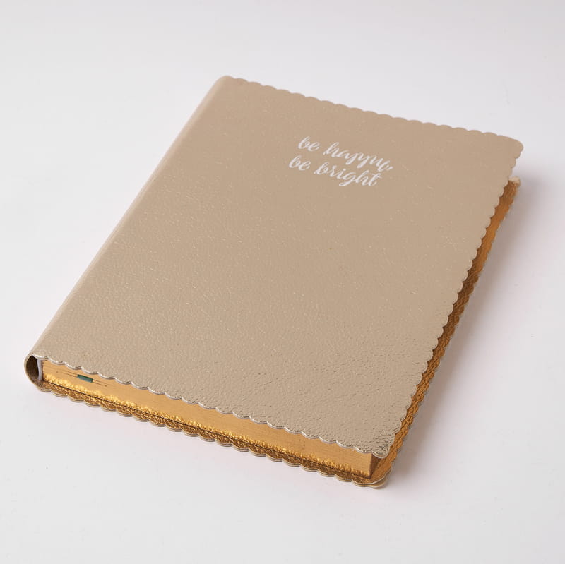 İsme Özel Papatya Kolyeli Gold Queen Doğum Günü Hediye Kutusu