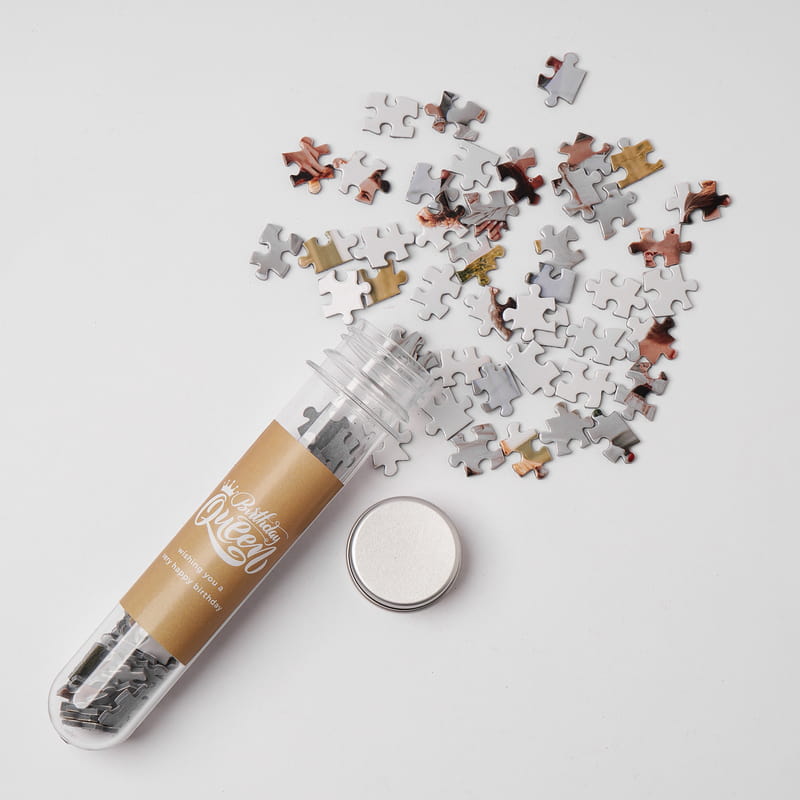 Yeni Yaşında Parla Doğum Günü Hediye Kutusu - Kapsül Puzzle Hediyeli