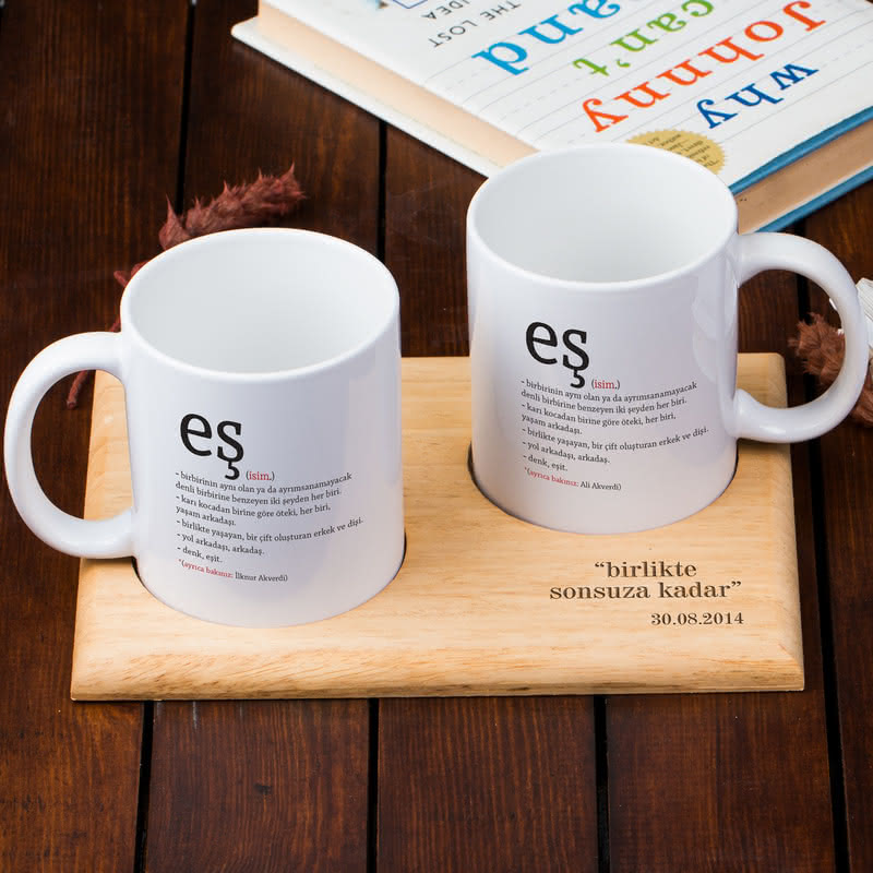 Çiftlere Özel İkili Kupa ve Ahşap Sunum Seti