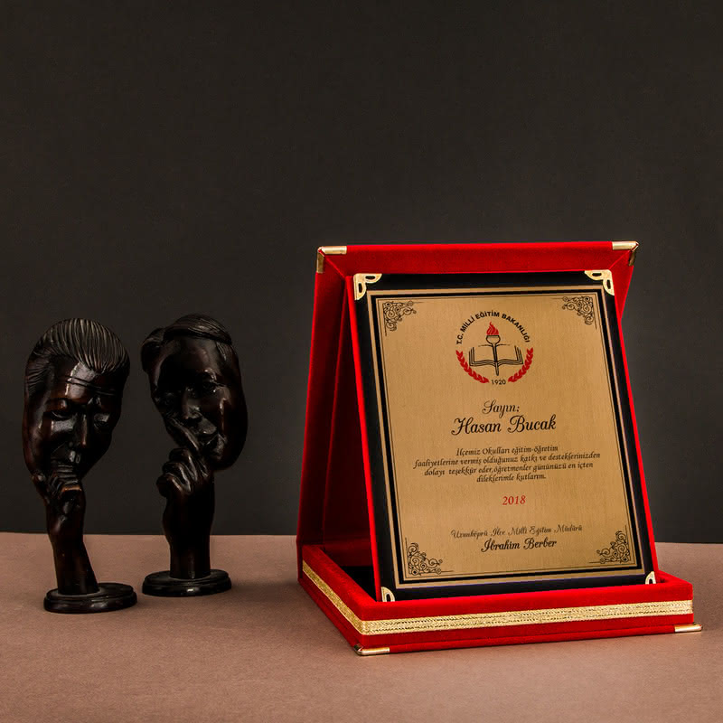 Öğretmene Hediye Milli Eğitim Logolu Kadife Plaket