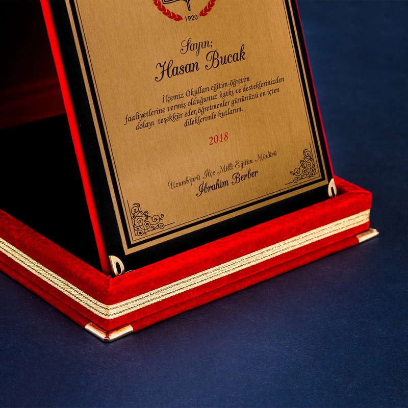 Öğretmene Hediye Milli Eğitim Logolu Kadife Plaket