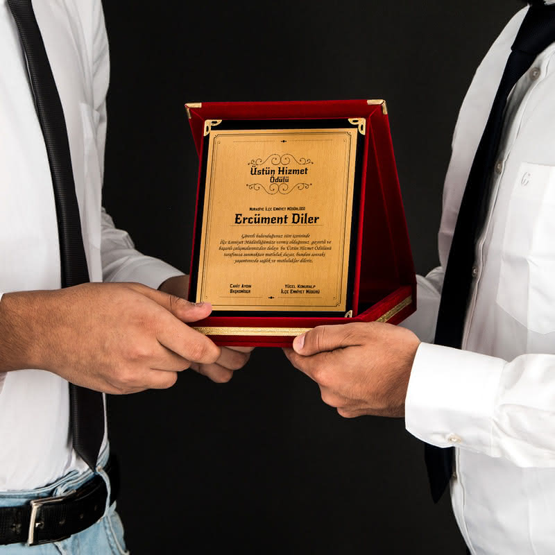 Üstün Hizmet Ödülü Plaket