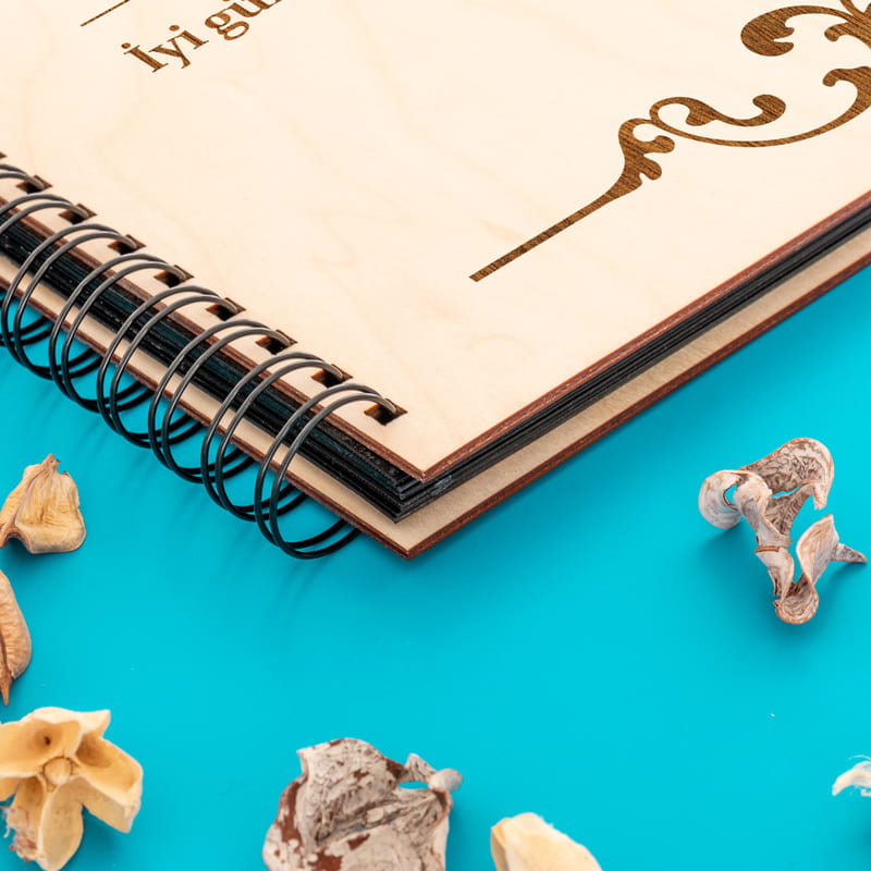 Ahşap Kapaklı Aile Albümü