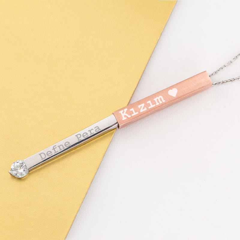 Annelere Hediye Çocuk İsmi Yazılı Çubuk Gümüş Kolye