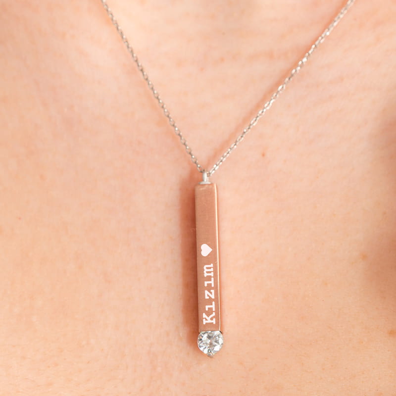 Annelere Hediye Çocuk İsmi Yazılı Çubuk Gümüş Kolye