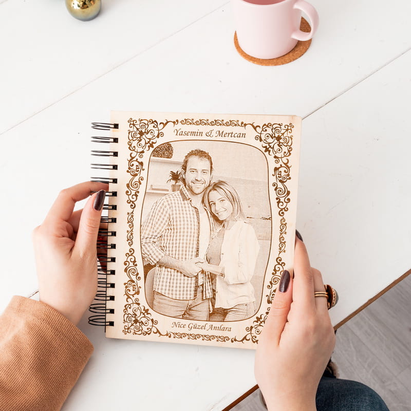 Fotoğraf ve Mesaj İşlemeli Ahşap Albüm
