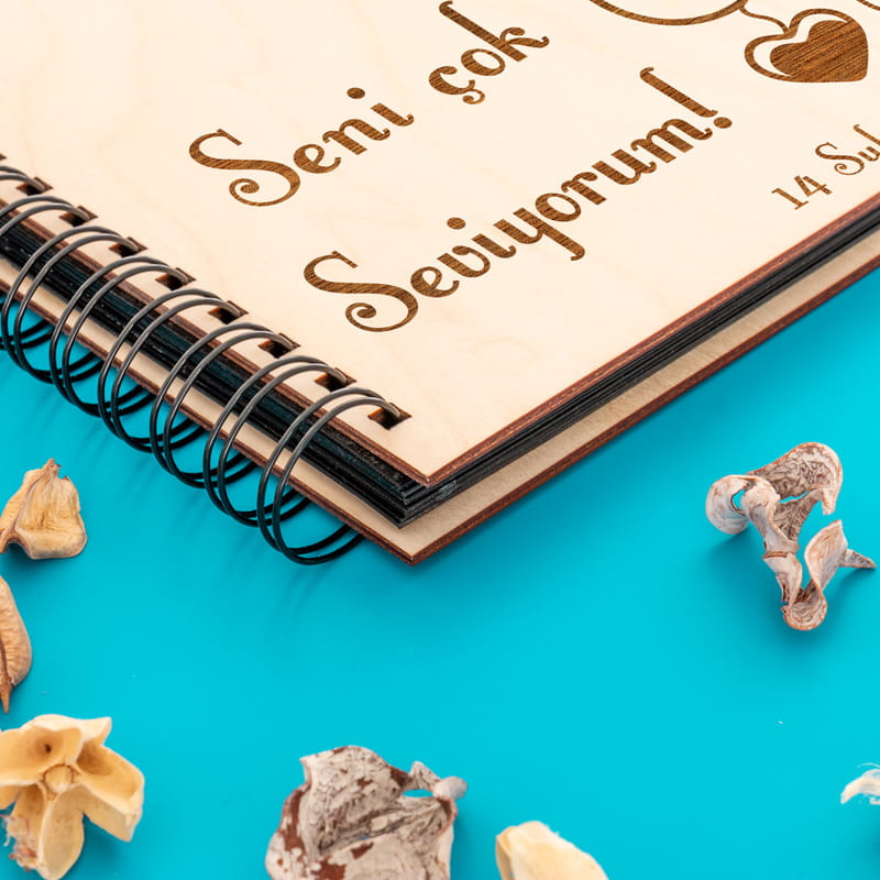 Sevgiliye Hediye Albüm Kalp Sarmaşık Desenli