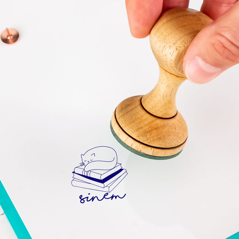 İsme Özel Kedi Tasarımlı Ahşap Kitap Mührü Seti