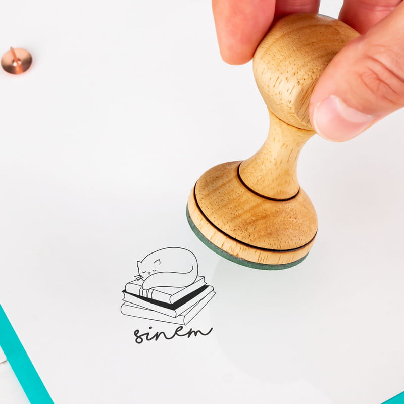 İsme Özel Kedi Tasarımlı Ahşap Kitap Mührü Seti