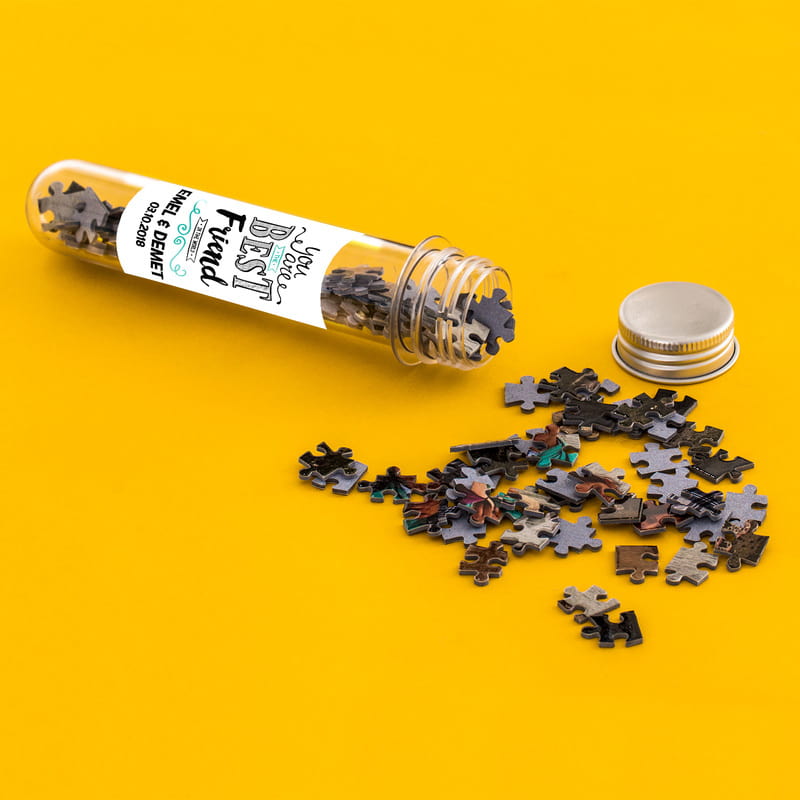 Sıkı Dostlara Hediyelik İsim Yazılı Kapsül Şişeli Mini Puzzle