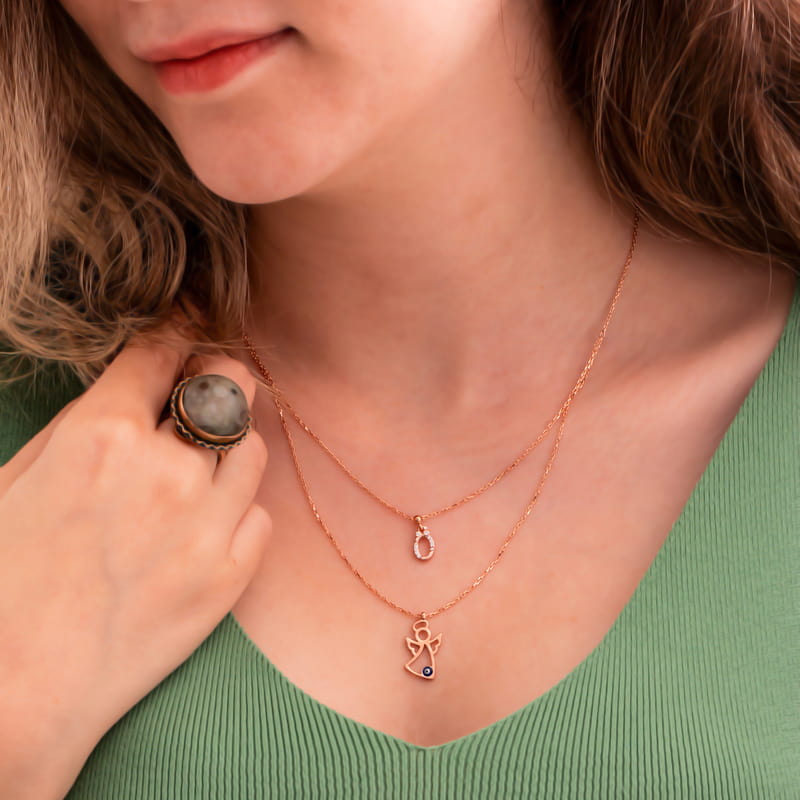 Anneye Melek Figürlü Çift Zincir Harfli Gümüş Kolye