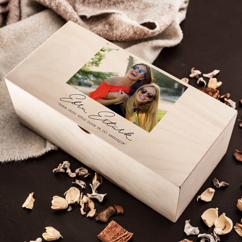 En Değerli Arkadaşa Hediye Ahşap Fotoğraf Kutusu