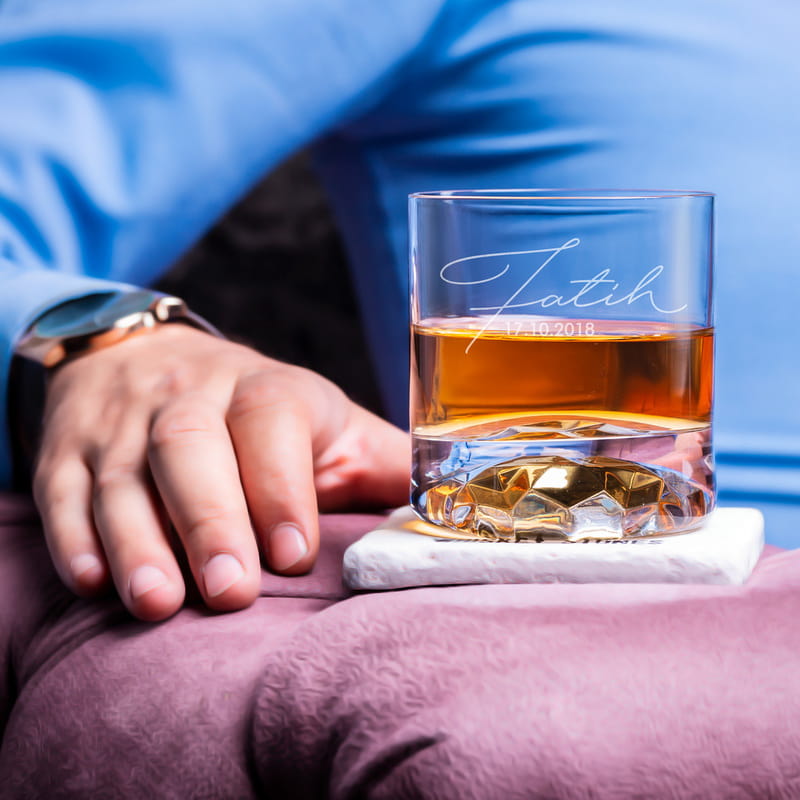 İmza Tasarımlı Ahşap Kutulu Chicago Viski Kadeh Seti