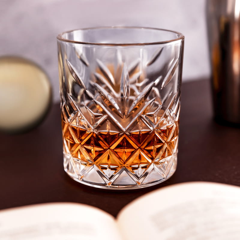 İmza Tasarımlı Ahşap Kutulu London Viski Kadeh Seti