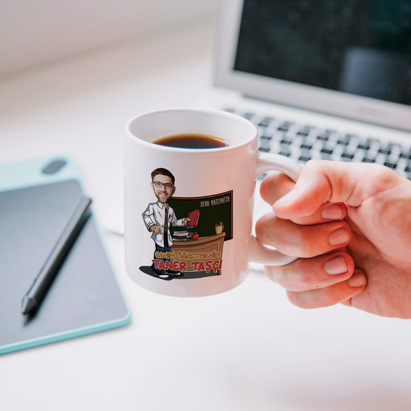 Öğretmene Hediye Karikatürlü İsim Yazılı Kupa