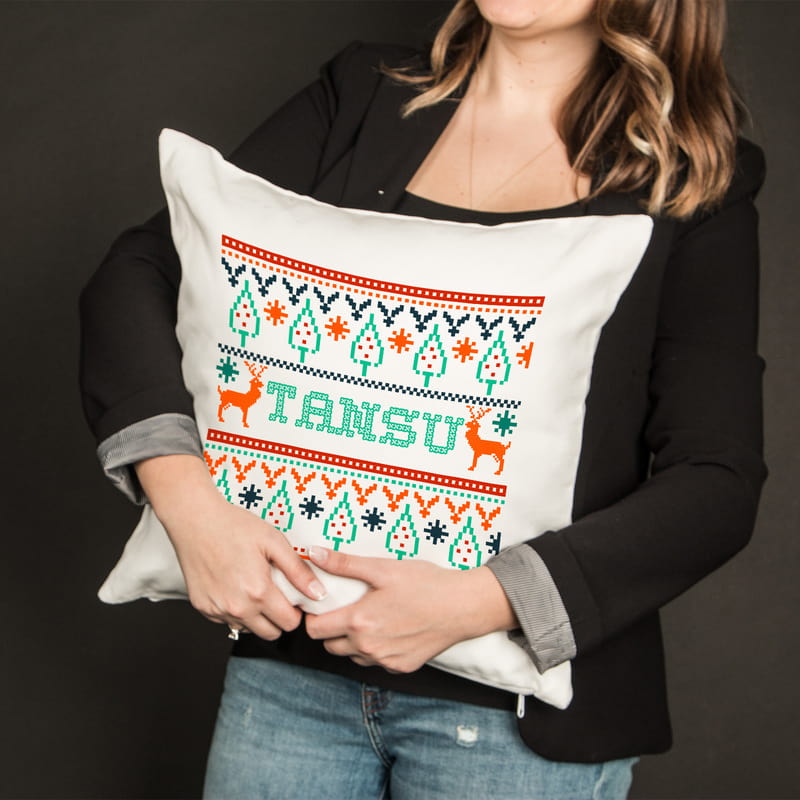 Yılbaşı Hediyesi Etamin Desenli İsme Özel Baskılı Yastık