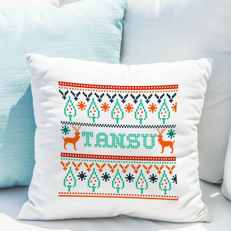 Yılbaşı Hediyesi Etamin Desenli İsme Özel Baskılı Yastık