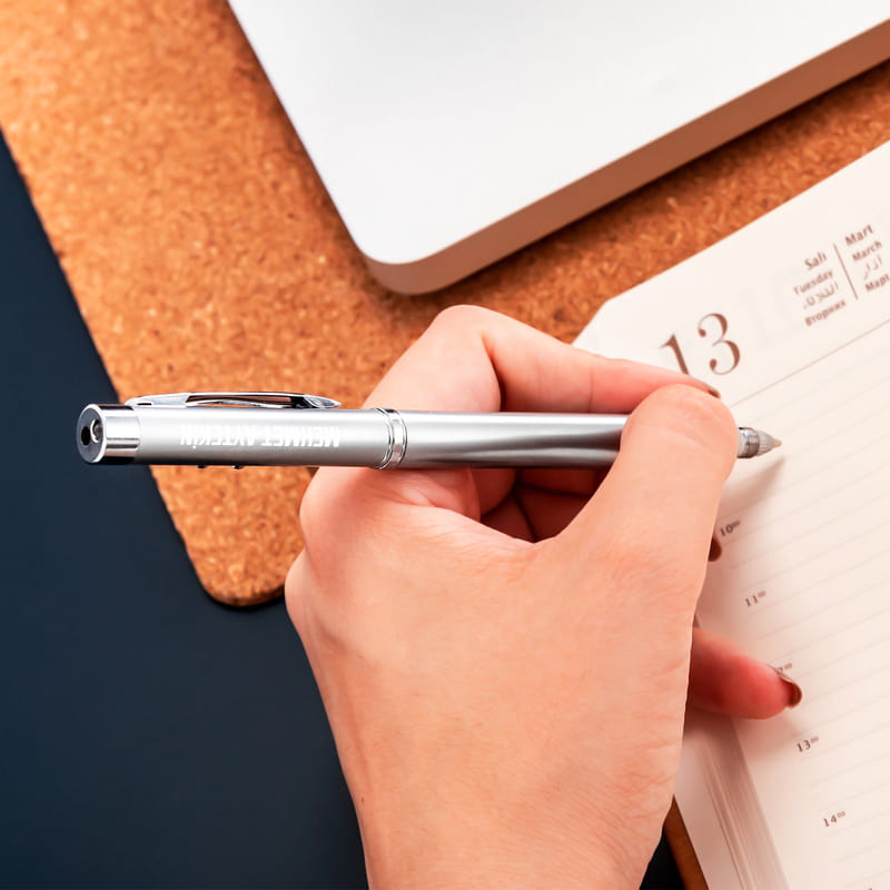 İsim ve Unvan Yazılı Lazerli Işıklı Teleskobik Sunum