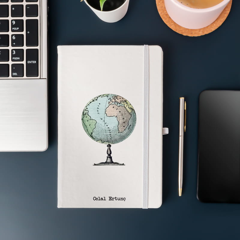Dünya Küresi Baskılı İsme Özel Beyaz Kapaklı Not Defteri