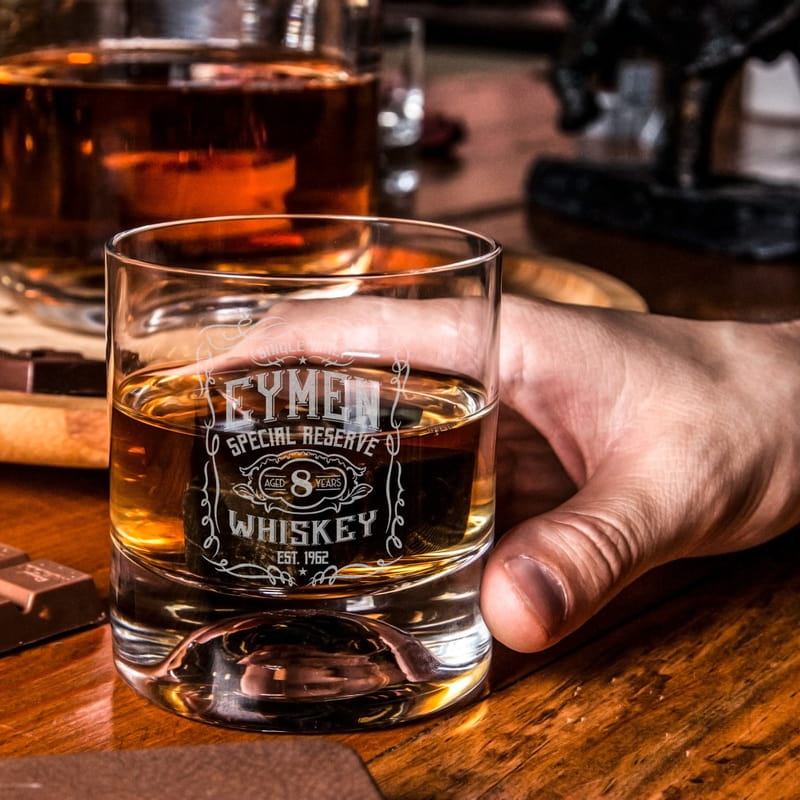 Retro Tasarımlı Ahşap Kutulu Viski Kadeh Seti