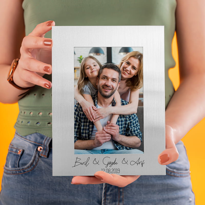 Aileye Hediye İsme Özel Metalik Çerçeve