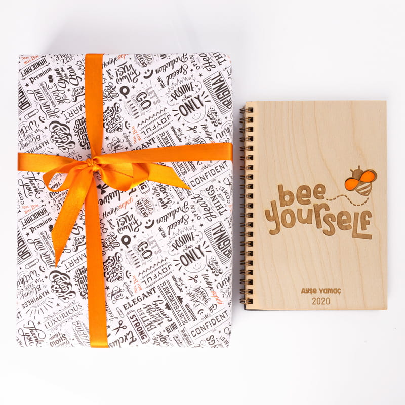 Bee Yourself Kişiye Özel Ahşap Kapaklı Defter