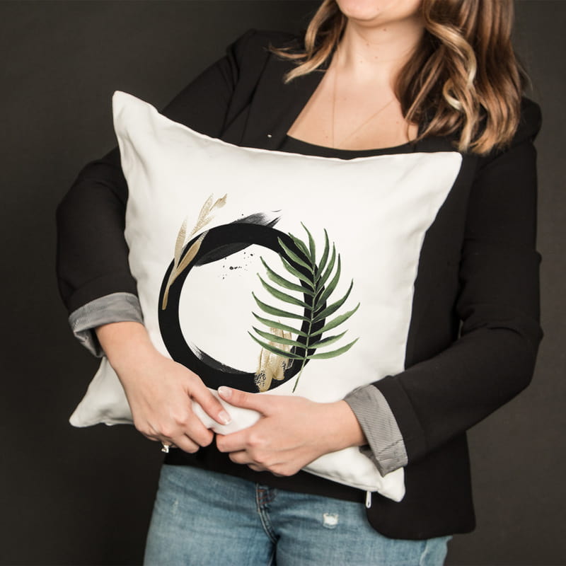 Dekoratif Kişiye Özel Harf Baskılı Yastık