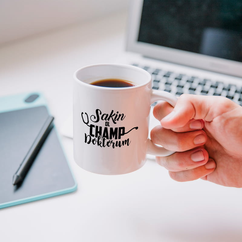 Doktora Hediye Sakin Ol Champ Tasarımlı Esprili Porselen Kupa