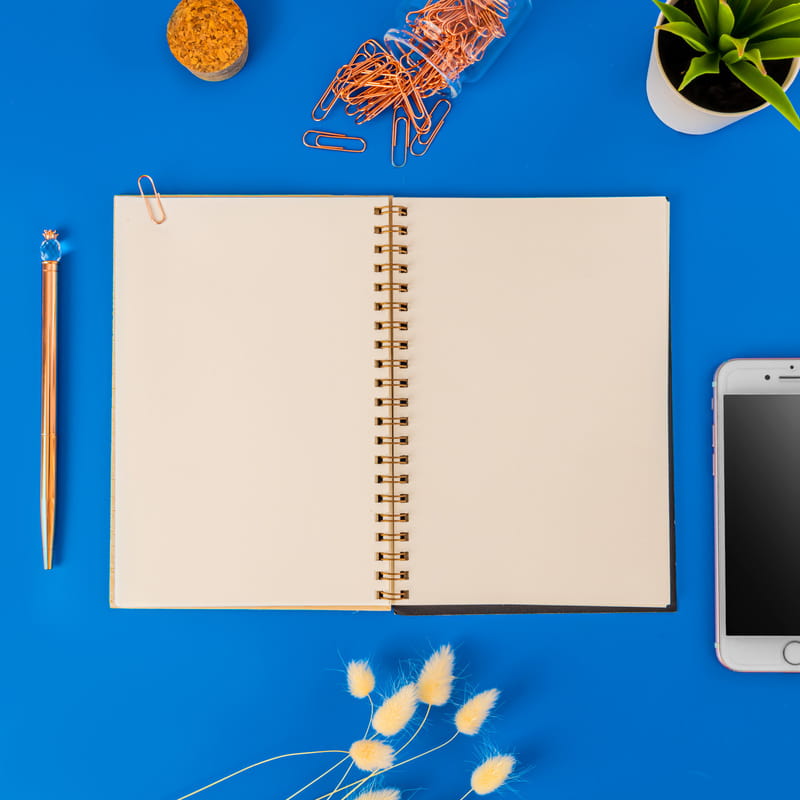 Geometrik Çiçek Tasarılı İsme Özel Ahşap Kapaklı Defter