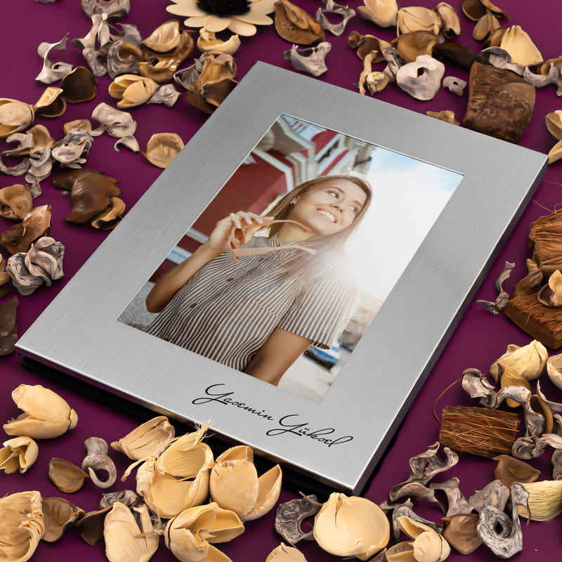 İsme Özel İmza Stili Metalik Masaüstü Çerçeve