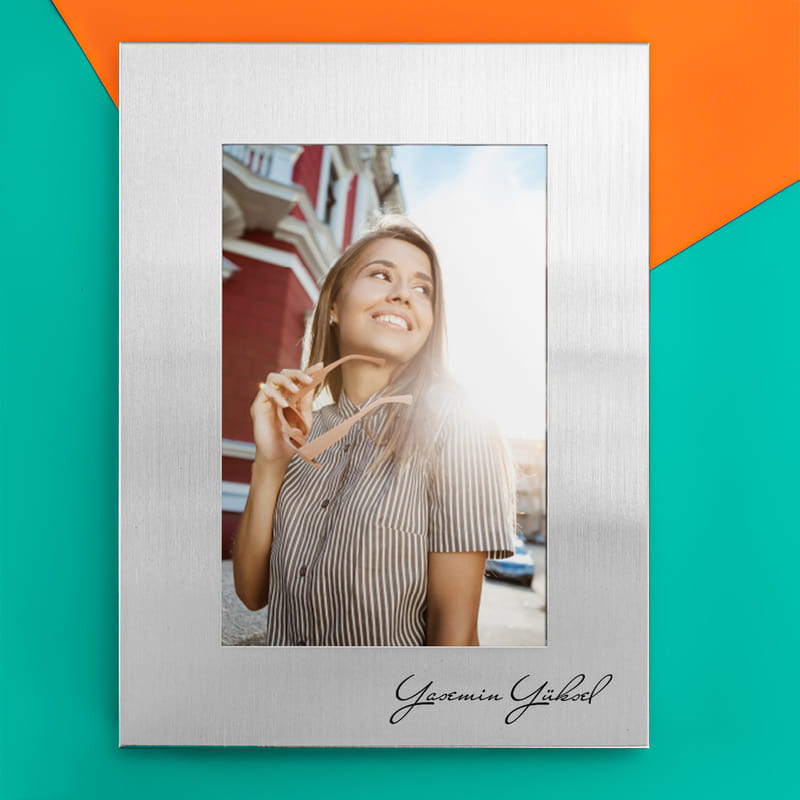 İsme Özel İmza Stili Metalik Masaüstü Çerçeve