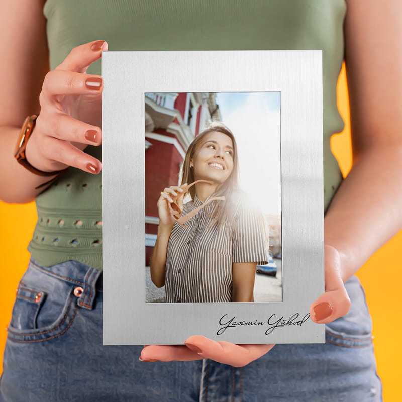 İsme Özel İmza Stili Metalik Masaüstü Çerçeve