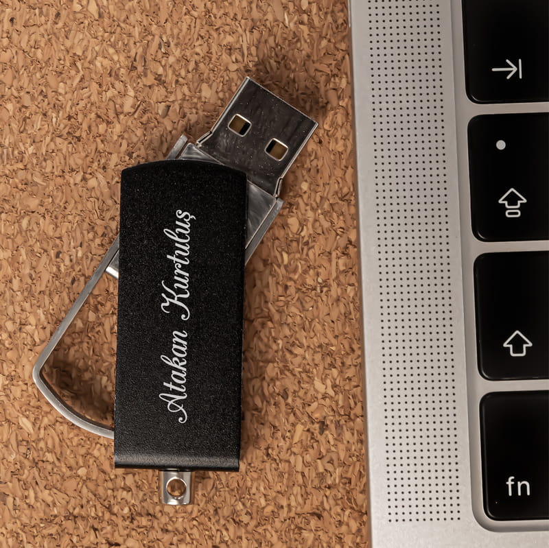 Kişiye Özel Hediye Kutulu Powerbank Kalem Usb Bellek Seti